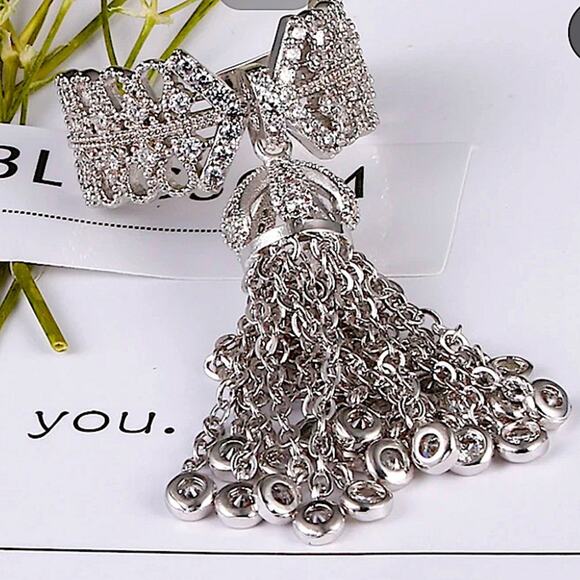 WHITE GOLD PLATED TASSEL STATEMENT RING CROWN - Picture 16 of 16